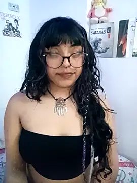 Kirmy mi online show from September 10, 2025, 5:34 pm