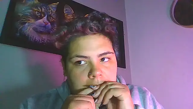 Snapshot of Hailey_Curvy chatting on October 3, 2025, 4:25 am Hailey Curvy online show from October 3, 2025, 4:25 am