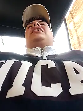 Snapshot of Hailey_Curvy chatting on October 31, 2025, 9:32 pm Hailey Curvy online show from October 31, 2025, 9:32 pm