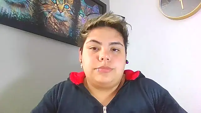 Snapshot of Hailey_Curvy chatting on October 12, 2025, 3:46 pm Hailey Curvy online show from October 12, 2025, 3:46 pm