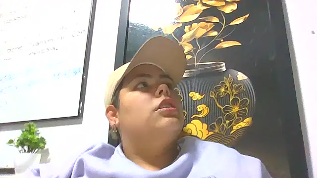 Snapshot of Hailey_Curvy chatting on September 26, 2025, 10:44 am Hailey Curvy online show from September 26, 2025, 10:44 am