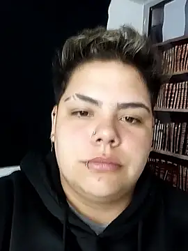 Snapshot of Hailey_Curvy chatting on October 16, 2025, 3:15 am Hailey Curvy online show from October 16, 2025, 3:15 am