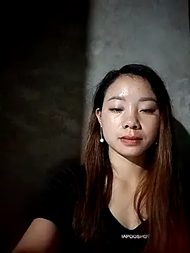 Snapshot of milo123-xx chatting on October 31, 2025, 8:00 am milo123-xx online show from October 31, 2025, 8:00 am