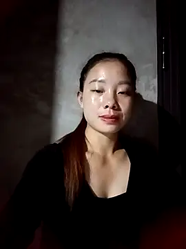 Snapshot of milo123-xx chatting on October 7, 2025, 4:30 pm milo123-xx online show from October 7, 2025, 4:30 pm