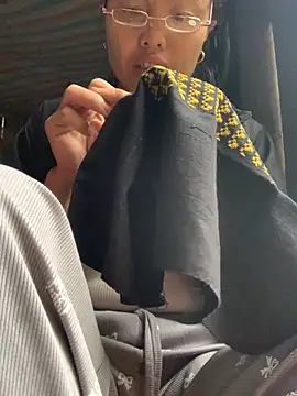 rosa-1200 online show from September 29, 2025, 5:03 am