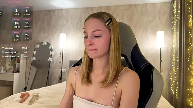 Snapshot of BrightAnnie chatting on February 12, 2026, 2:50 pm BrightAnnie online show from February 12, 2026, 2:50 pm