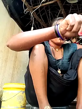 Snapshot of cute_diya_12 chatting on October 16, 2025, 10:45 am cute diya 12 online show from October 16, 2025, 10:45 am