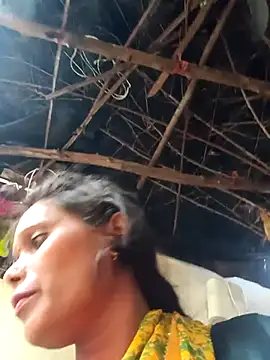 Snapshot of cute_diya_12 chatting on October 11, 2025, 2:01 am cute diya 12 online show from October 11, 2025, 2:01 am