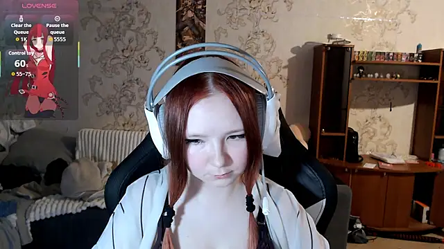 PansyBorriello online show from October 21, 2025, 4:39 pm