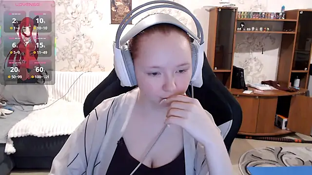 PansyBorriello online show from October 23, 2025, 4:05 pm