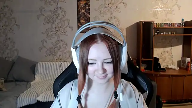 PansyBorriello online show from September 26, 2025, 4:14 pm