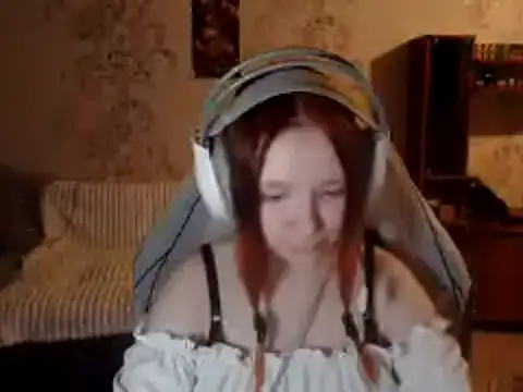 PansyBorriello online show from September 17, 2025, 4:20 pm