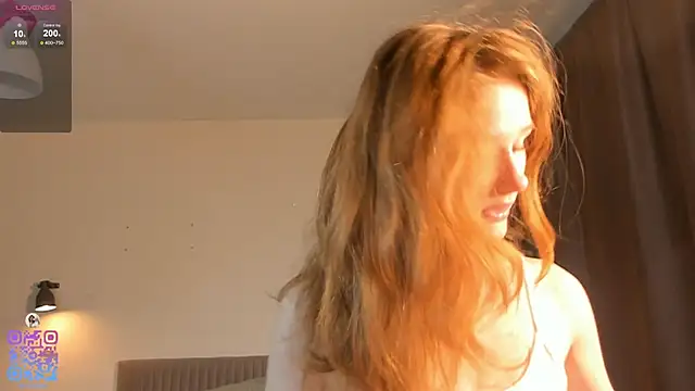 Snapshot of BreezeJam chatting on October 16, 2025, 12:13 pm BreezeJam online show from October 16, 2025, 12:13 pm