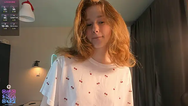 Snapshot of BreezeJam chatting on October 13, 2025, 3:13 pm BreezeJam online show from October 13, 2025, 3:13 pm