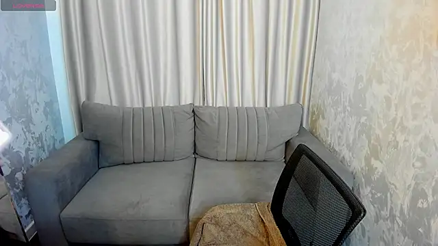 Snapshot of Hella_Fabel chatting on September 22, 2025, 1:00 am Hella Fabel online show from September 22, 2025, 1:00 am