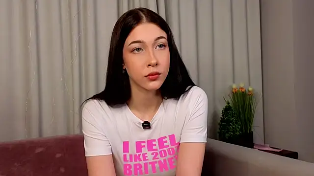 EviaRabasca online show from February 26, 2026, 11:43 am