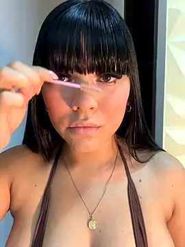 BrendaCrean online show from September 19, 2025, 11:47 am