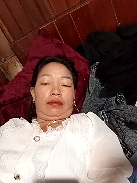 Snapshot of _Helala_ chatting on October 16, 2025, 12:41 am Helala online show from October 16, 2025, 12:41 am