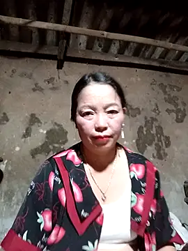 Snapshot of _Helala_ chatting on October 18, 2025, 1:35 pm Helala online show from October 18, 2025, 1:35 pm