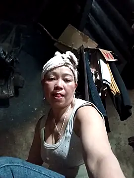 Snapshot of _Helala_ chatting on February 11, 2026, 1:44 pm Helala online show from February 11, 2026, 1:44 pm