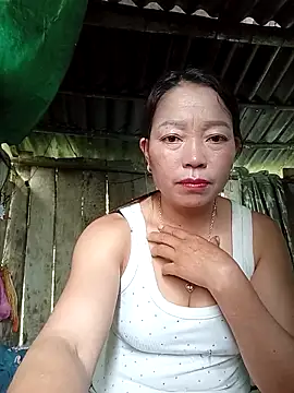 Snapshot of _Helala_ chatting on October 8, 2025, 4:36 am Helala online show from October 8, 2025, 4:36 am