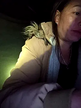 Snapshot of _Helala_ chatting on October 20, 2025, 10:38 am Helala online show from October 20, 2025, 10:38 am