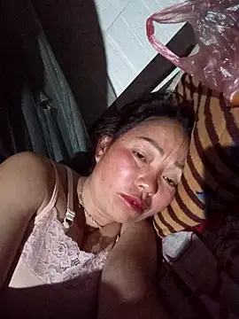 Snapshot of _Helala_ chatting on October 20, 2025, 11:27 pm Helala online show from October 20, 2025, 11:27 pm