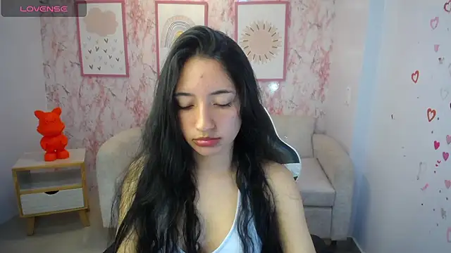 Snapshot of Kylie_ch1 chatting on October 18, 2025, 3:52 am Kylie ch1 online show from October 18, 2025, 3:52 am