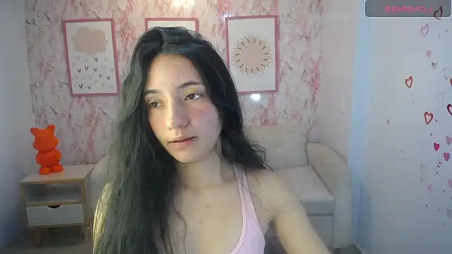 Snapshot of Kylie_ch1 chatting on October 7, 2025, 3:18 am Kylie ch1 online show from October 7, 2025, 3:18 am