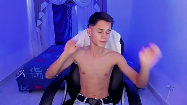 Snapshot of Aron_Boyy chatting on September 27, 2025, 9:32 pm Aron Boyy online show from September 27, 2025, 9:32 pm