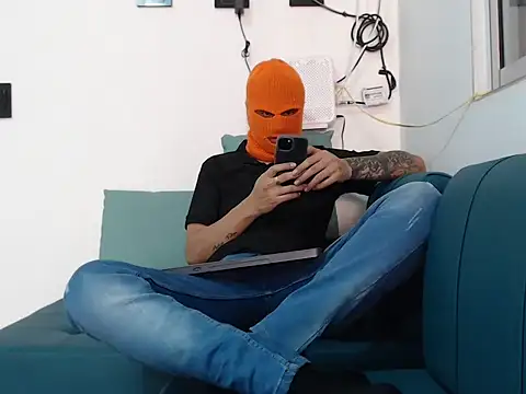 Warmteam777 online show from September 28, 2025, 3:08 pm