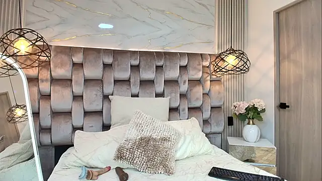 Snapshot of DulceEstrella_ chatting on February 10, 2026, 11:53 am DulceEstrella online show from February 10, 2026, 11:53 am