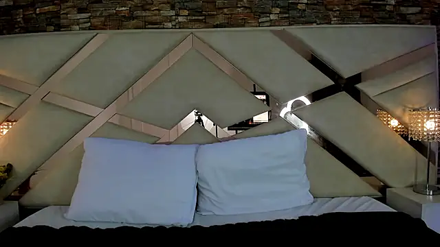 Snapshot of Valery_Brand chatting on October 2, 2025, 4:10 pm Valery Brand online show from October 2, 2025, 4:10 pm