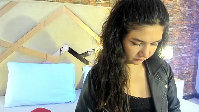 Snapshot of Valery_Brand chatting on October 8, 2025, 1:12 pm Valery Brand online show from October 8, 2025, 1:12 pm