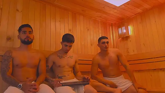 Snapshot of mike_friends chatting on October 18, 2025, 12:56 am mike friends online show from October 18, 2025, 12:56 am