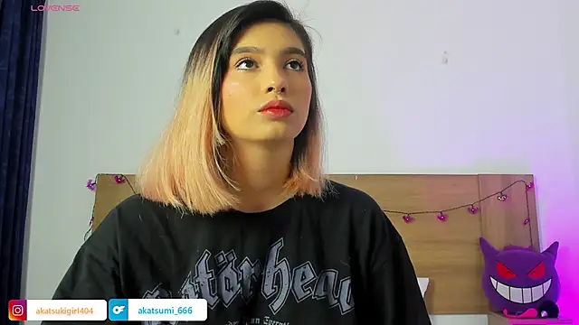 Snapshot of Akatsumi_ chatting on October 28, 2025, 9:58 pm Akatsumi online show from October 28, 2025, 9:58 pm