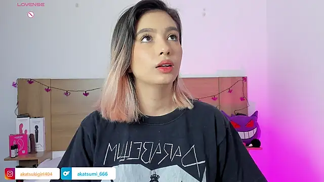 Snapshot of Akatsumi_ chatting on October 31, 2025, 2:57 pm Akatsumi online show from October 31, 2025, 2:57 pm