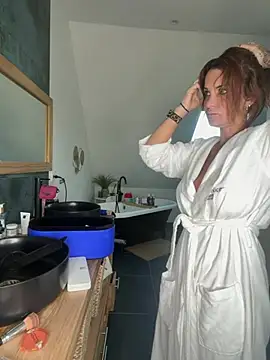 AmyStone   online show from April 8, 2026, 9:55 am