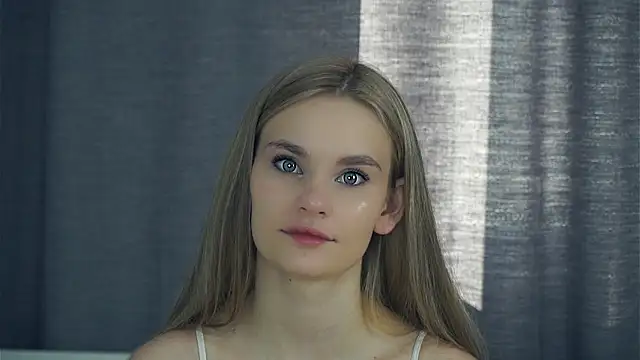 Lilykiss online show from September 13, 2025, 7:52 am