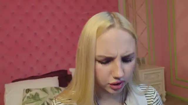 Snapshot of Sky_Cutie chatting on July 18, 2026, 4:32 am Sky Cutie online show from July 18, 2026, 4:32 am