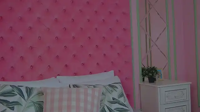 Sky Cutie online show from November 7, 2025, 4:39 am