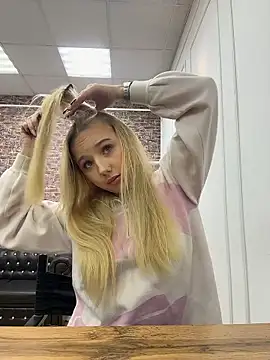 Sky Cutie online show from January 13, 2026, 5:11 am