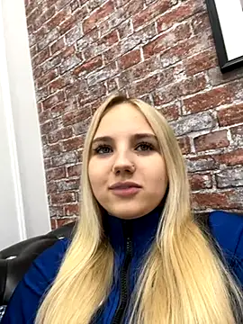 Snapshot of Sky_Cutie chatting on September 30, 2025, 4:40 am Sky Cutie online show from September 30, 2025, 4:40 am