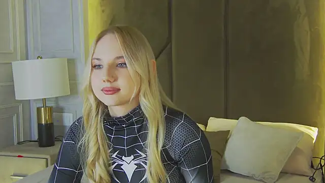 Sky Cutie online show from April 9, 2026, 6:19 am