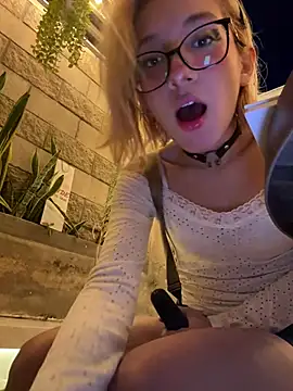 SweetBunnyGF online show from June 15, 2026, 11:37 pm