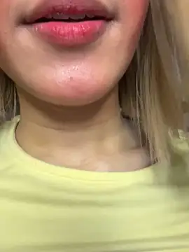 Snapshot of SweetBunnyGF chatting on February 12, 2026, 11:59 pm SweetBunnyGF online show from February 12, 2026, 11:59 pm