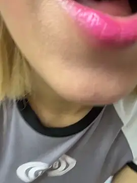 Snapshot of SweetBunnyGF chatting on February 4, 2026, 7:31 pm SweetBunnyGF online show from February 4, 2026, 7:31 pm