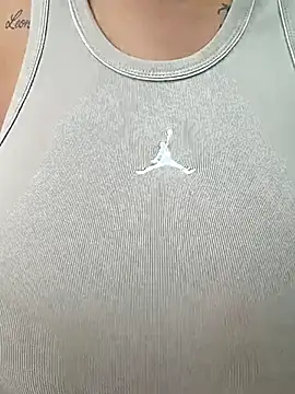 Snapshot of Pomelit00 chatting on February 23, 2026, 10:21 pm Pomelit00 online show from February 23, 2026, 10:21 pm