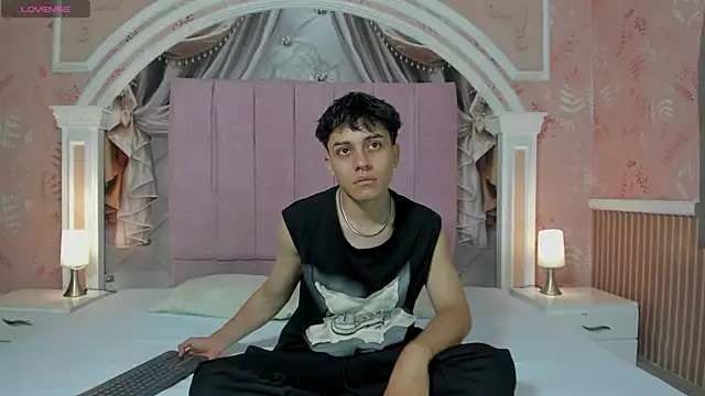 Dani rivass online show from October 2, 2025, 11:24 am