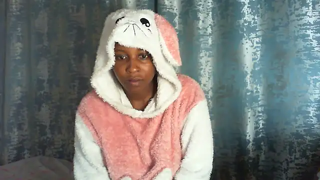 Sweetchocolate38 online show from September 13, 2025, 8:20 pm